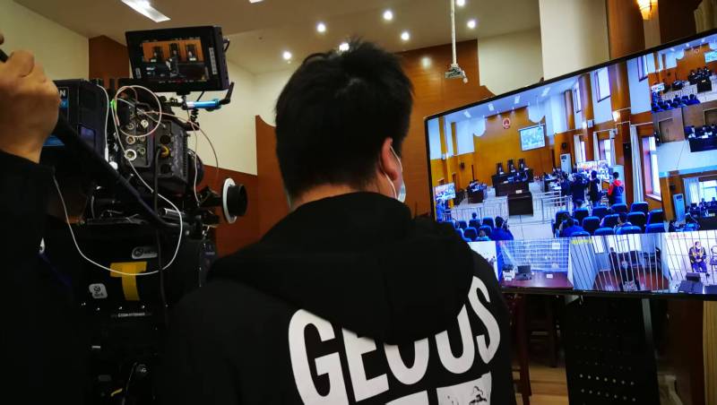 AI生成VS人工创意——柏乡县广告片拍摄公司的技术浪漫主义实践